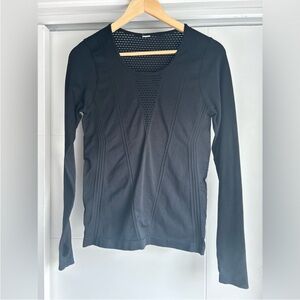 Fabletics Arta Seamless Long Sleeve Athletic Top Shirt Black